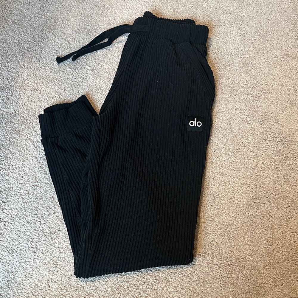 Alo Muse Sweatpants. Small. Black.